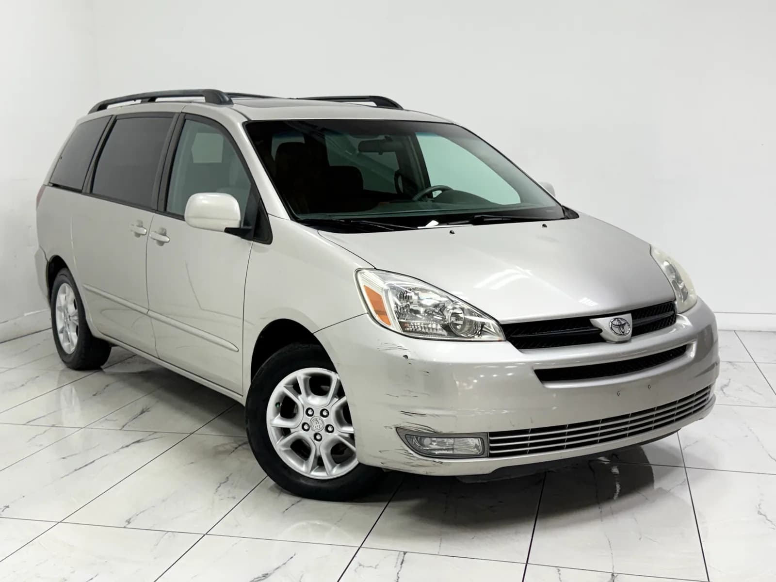 2005 Toyota Sienna XLE