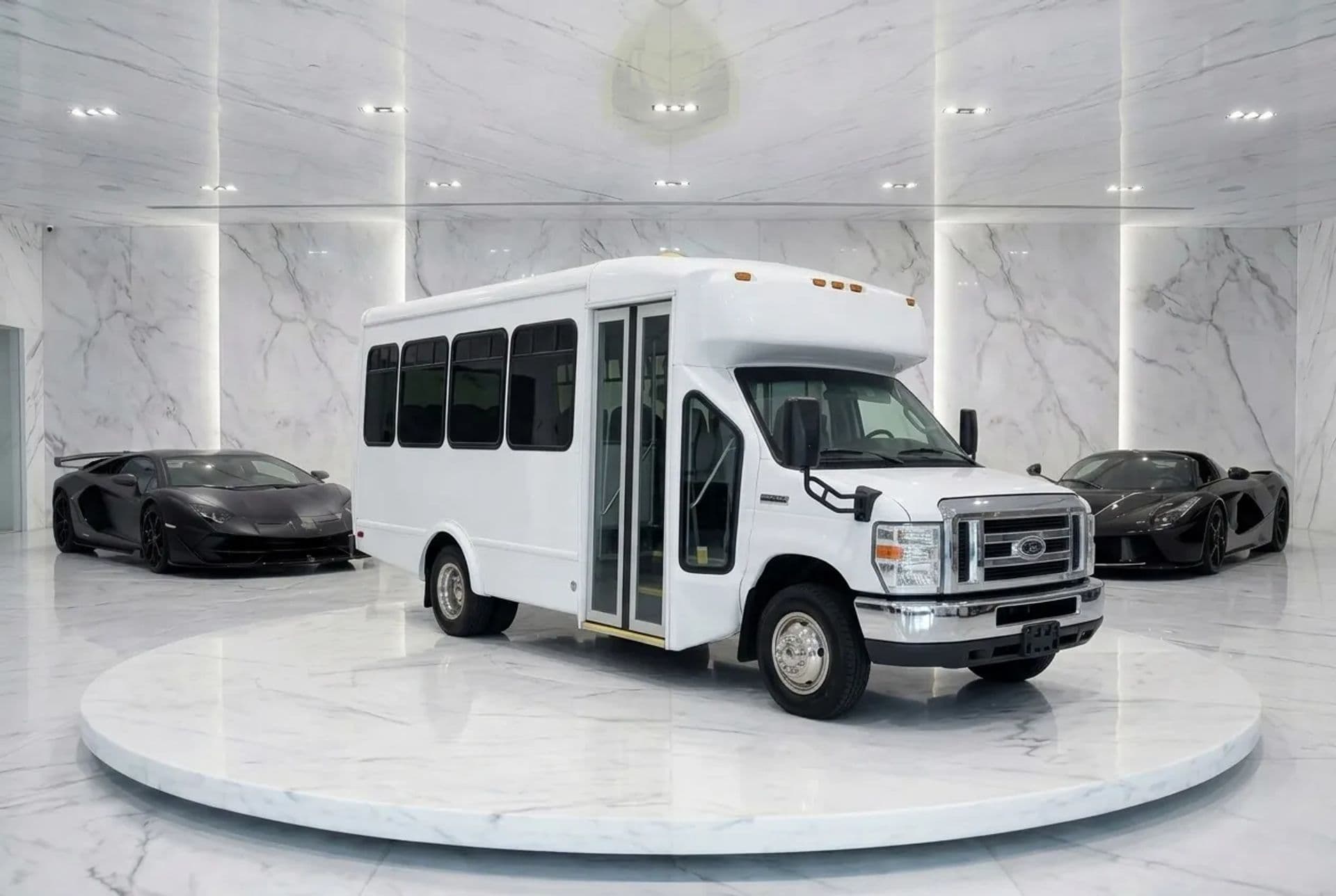 2011 Ford Commercial E450 E450 Cube Van 12'